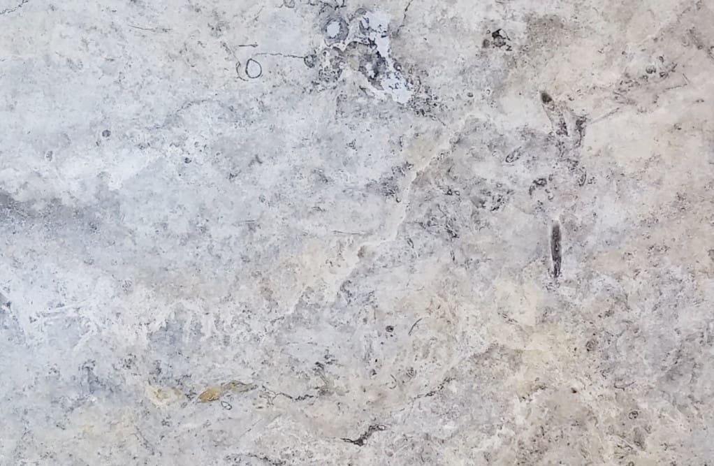 T-STONE TRAVERTINE SILVER HONED AND FILLED 40.6X61X1.2cm